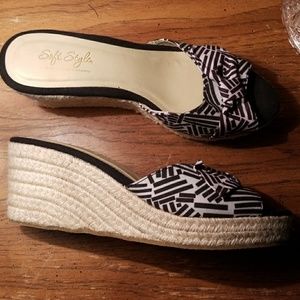 Black and white wedges size 8 NOWT